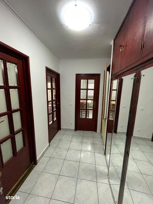 piata muncii  3 minute metrou 45mp decomandata