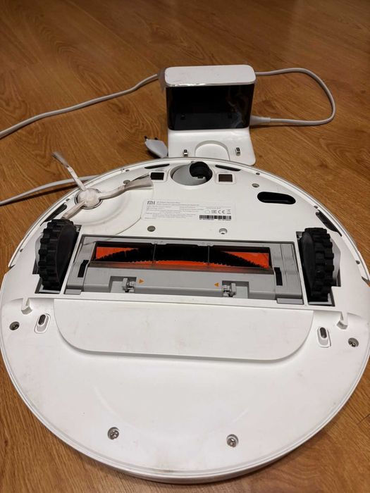 Робот прахосмукачка Xiaomi Mi Robot Vacuum Mop Cleaner, 0.6 л, WI-FI