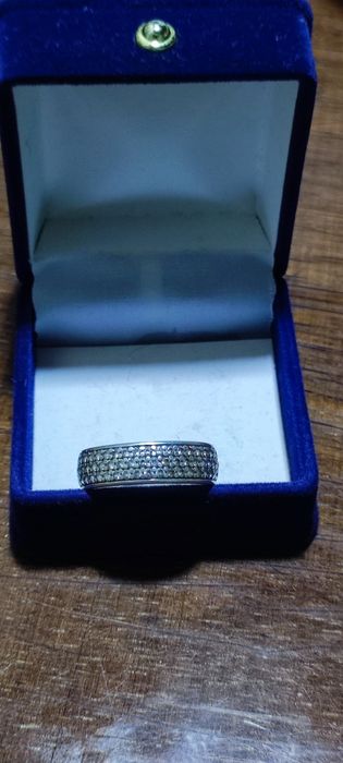 Продаю кольцо. Серебро 925 проба