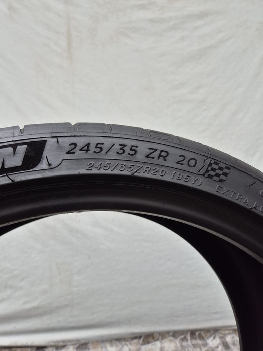 2бр 245 35 20 Michelin летни 20г
