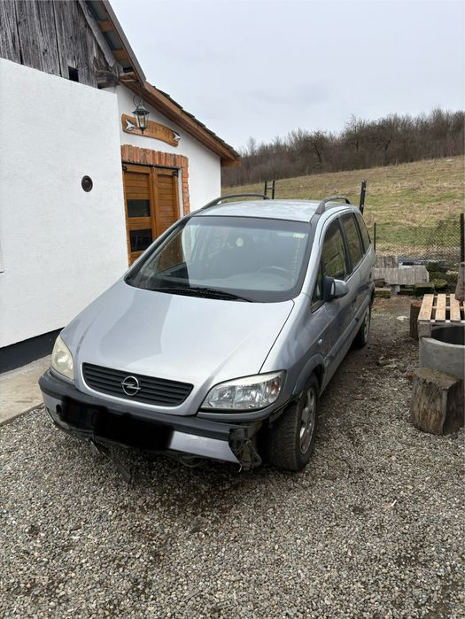 Opel zafira autoutilitara 1.9 an 2002