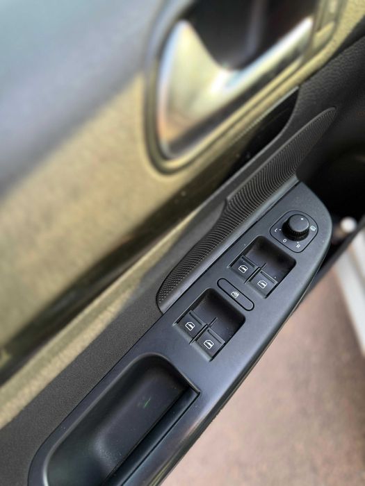 Vând golf 6 automat diesel 2010.