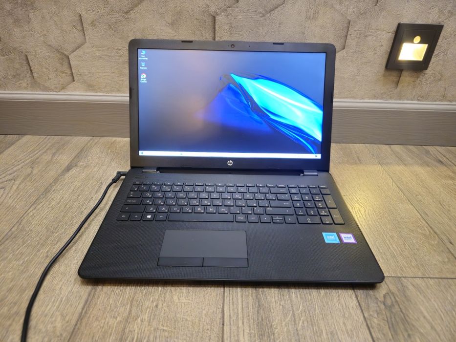 Отличный Ноутбук HP (Celeron/4Gb/500HDD)