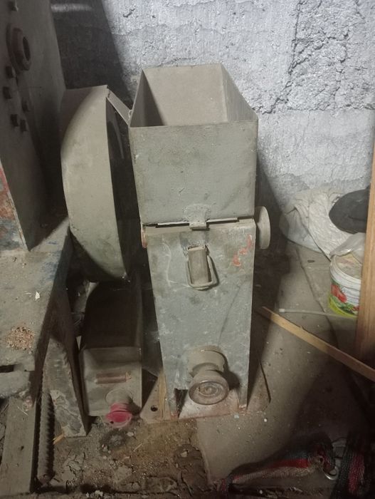 Продаю дробилки: щековую и валковый (СССР)