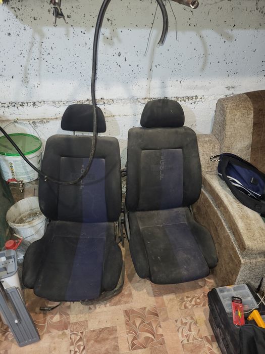 Продам сиденья от гольф купе
