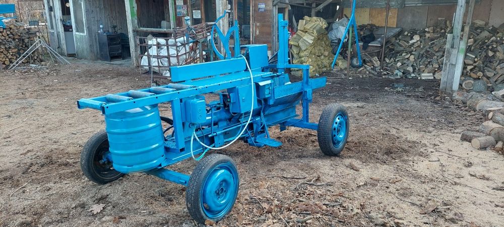 Машина за рязане и цепене на дърва Бартер