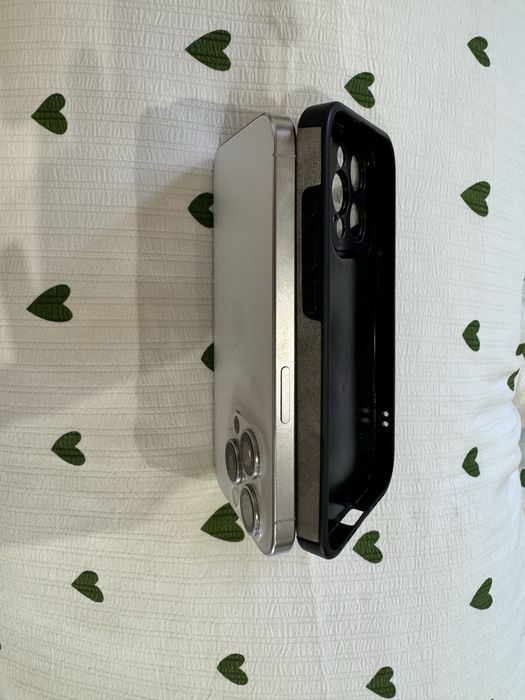 iPhone 15 pro,256 гб