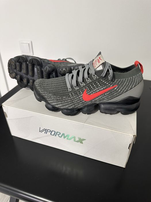 Adidasi vapor max plus