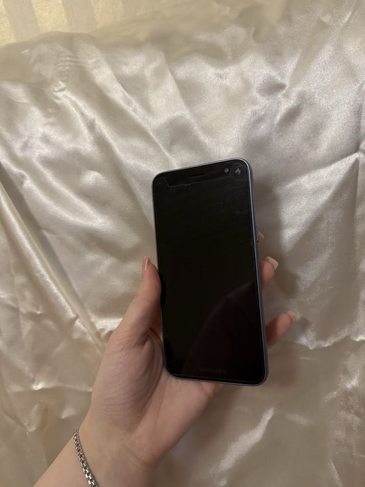 Продам телефон samsung galaxy j2