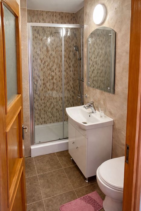 Vând apartament 4 camere 2 bai cartierul Noua