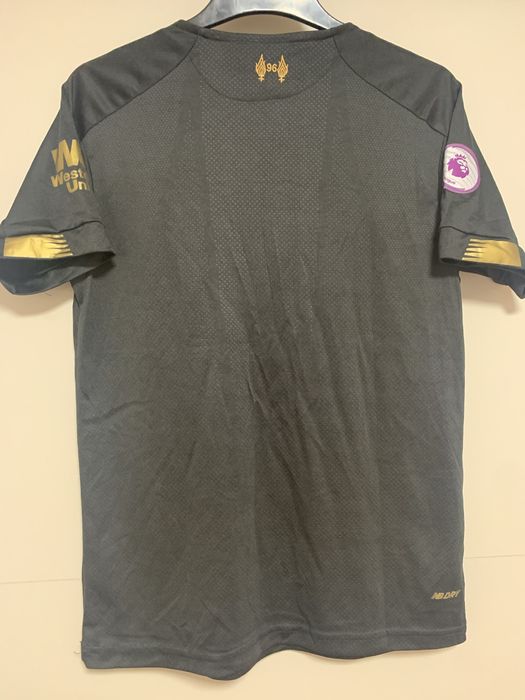 Оригинални футболни тениски на Ливърпул Liverpool