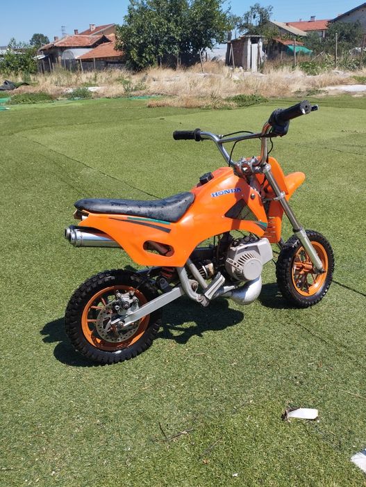 Продавам крос 49 кубика