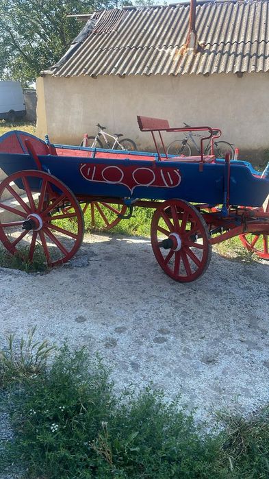 Vând căruță vopsită nouă
