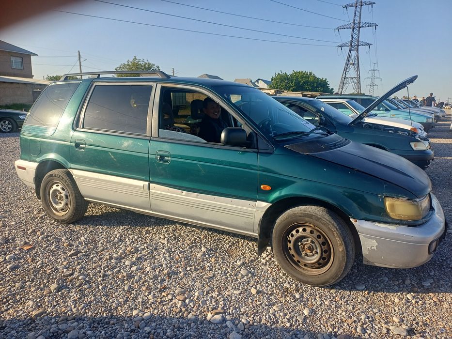 Митсубиси спес вагон