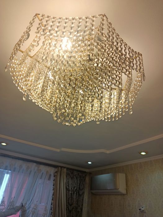 Продается люстра