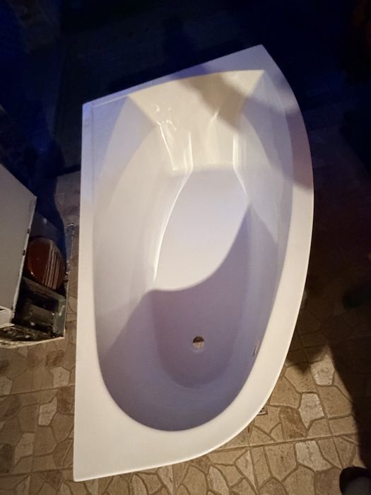 Vană/cadă de colț, marca Excellent,160x100, albă