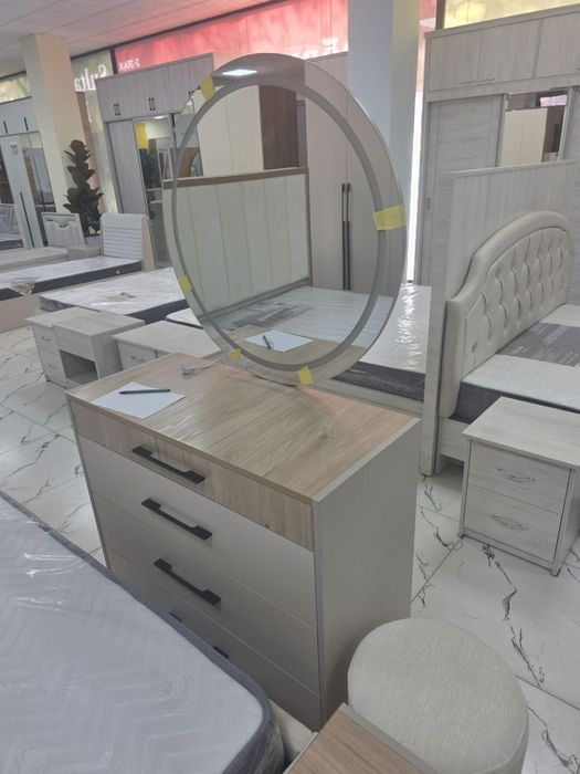 Спальный гарнитур