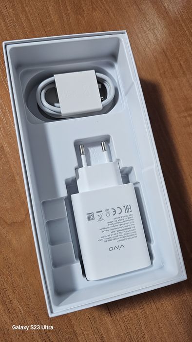 Продам смартфон Виво новый