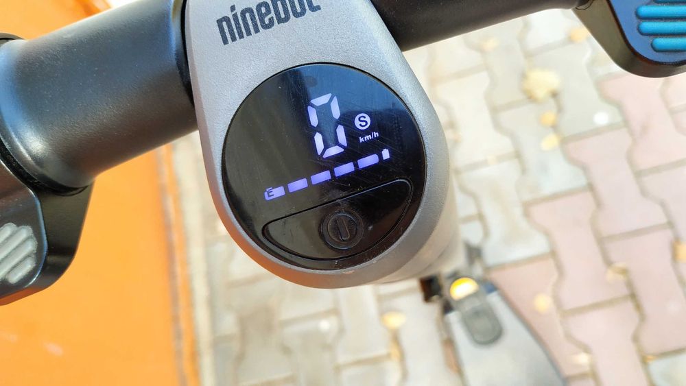 Электросамокат Ninebot by Segway KickScooter ES1
