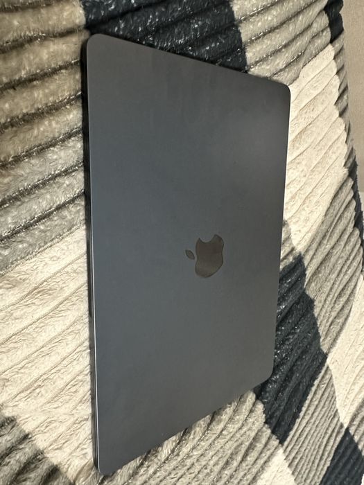 Apple MacBook 13.6'' M3 Midnight