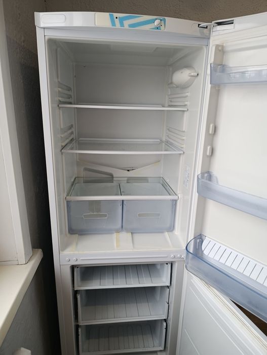 Продам холодильник