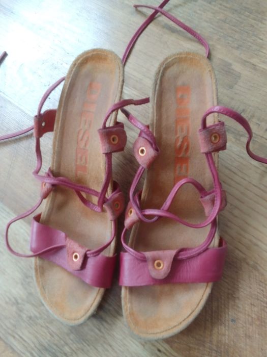 DIESEL Кожени сандали без забележки .37ном