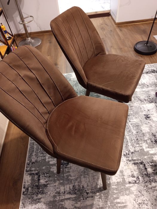 Столове кафяв цвят