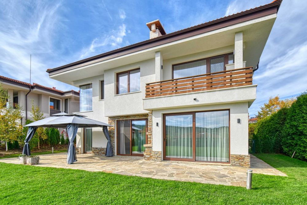 Продава се Къща в с. Кладница, Област Перник - 200 кв.м за 2000 €/кв.м - Снимка #12