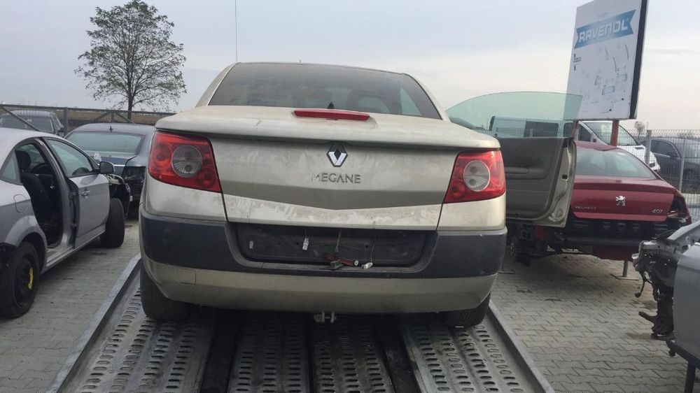 Dezmembram Renault Megane 2 Cabrio 1.9 DCI an fabr 2006