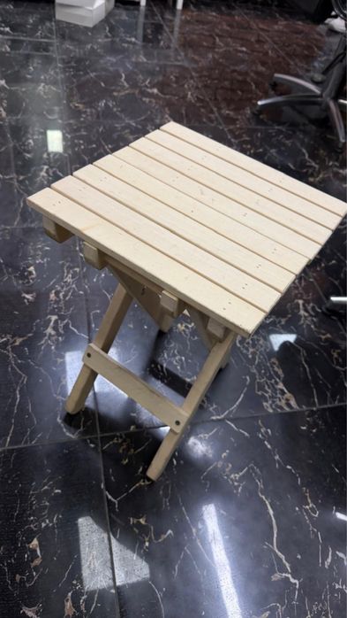 Табуретка деревянная