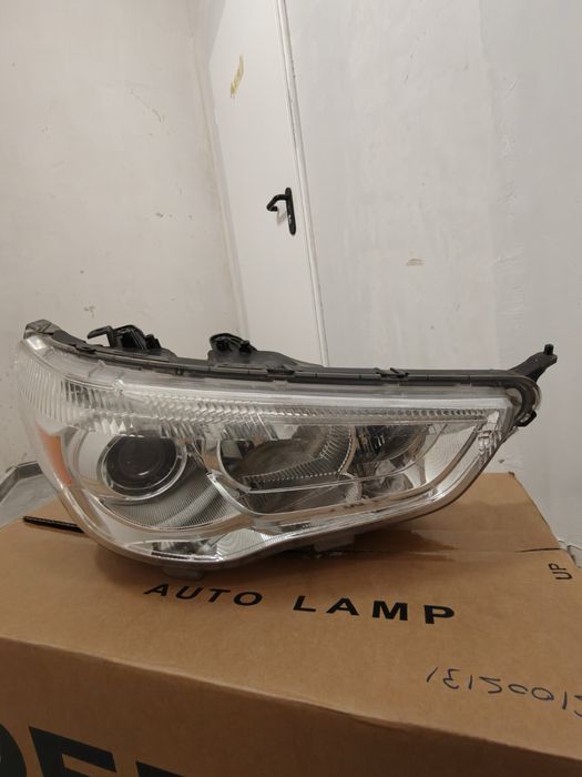 Фар десен Mitsubishi ASX Оригинален