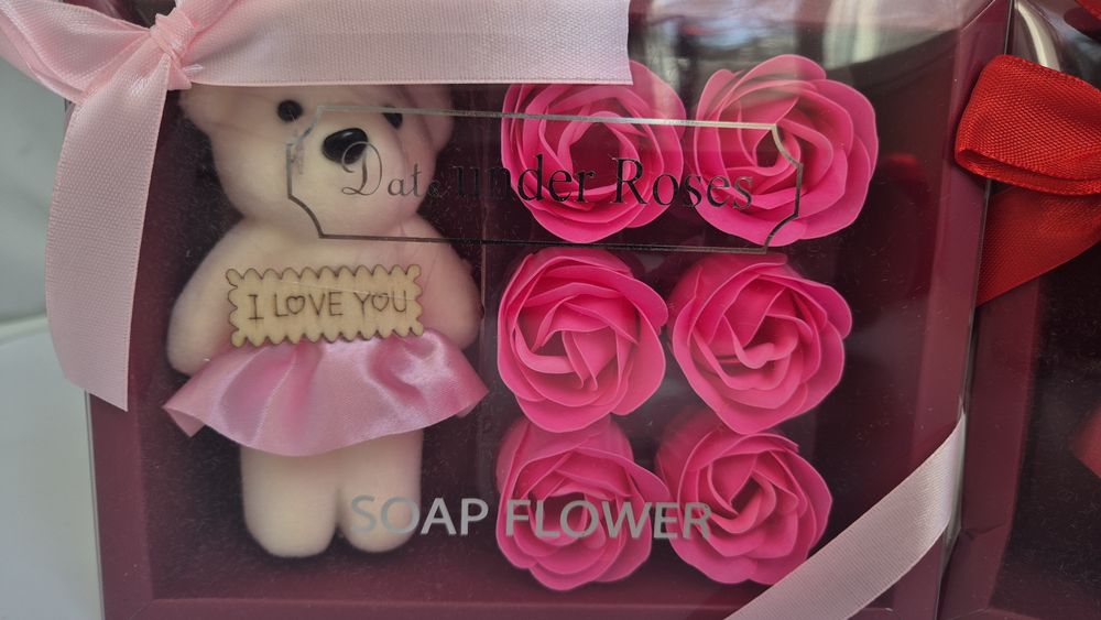 Cutie cu urs si trandafiri de sapun