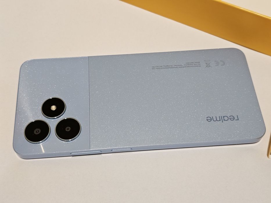 Продавам Realme Note 50