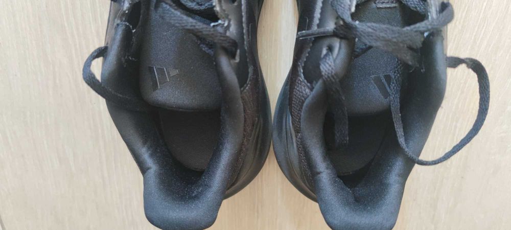 Adidas маратонки