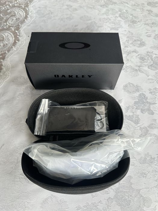 Спортивные очки Oakley