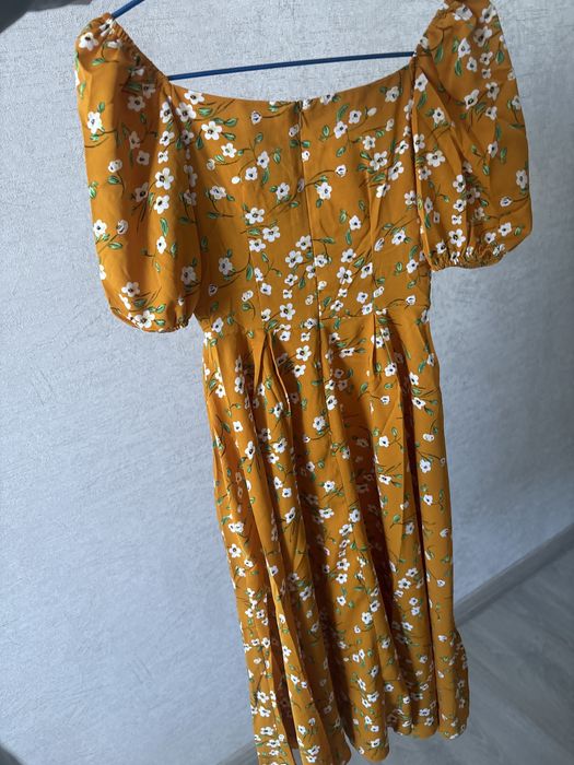 Продам новое платье летнее