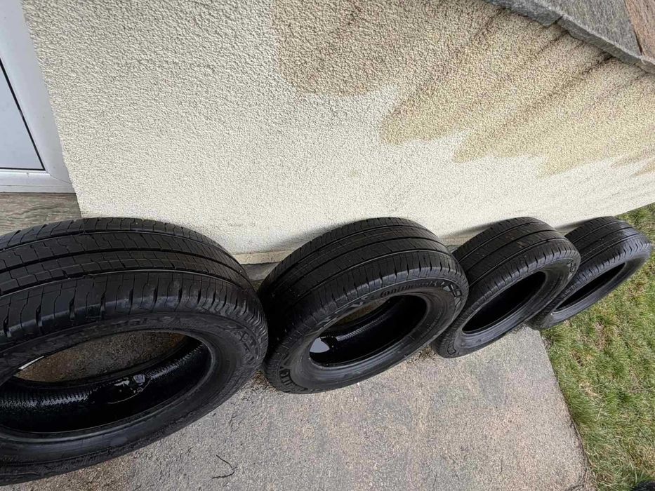 Гуми 235/65R16 Continental