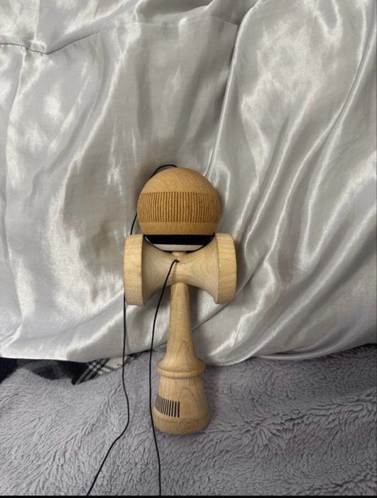 Kendama sweets broken bones aproape noua