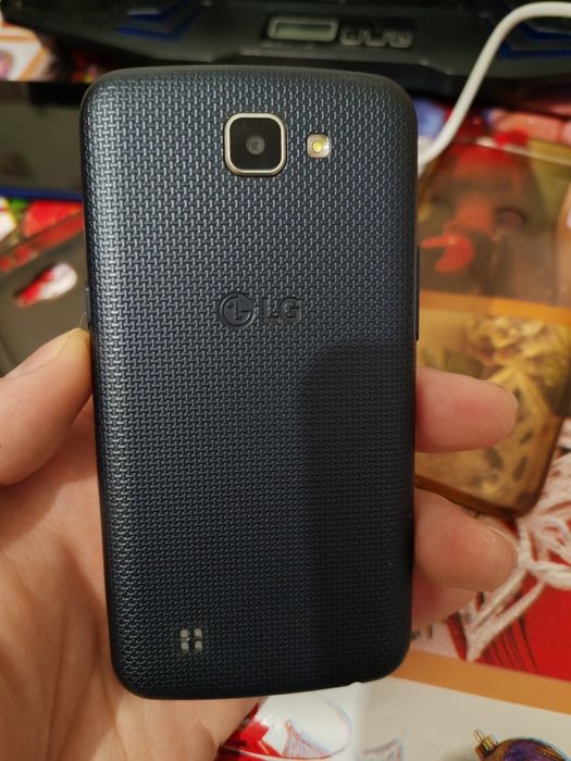 Продаю смартфон LG