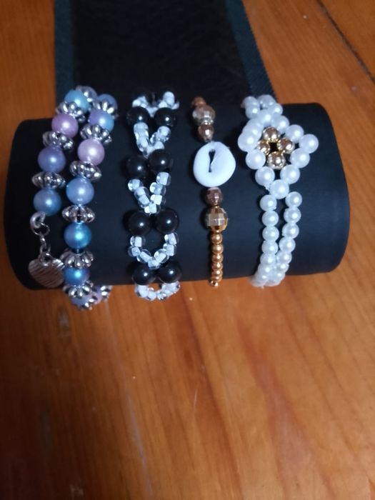 Vând set hand made