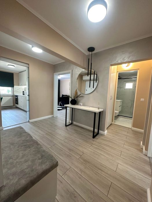 Ofer spre închiriere Apartament de Lux 4 Camere Etaj 1 Micro 17