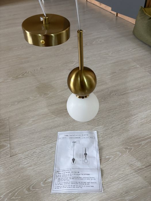 Продам люстры современные