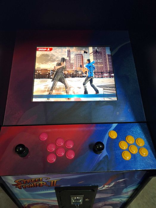 боксова круша игра аркада TEKKEN 7 или STREET FIGHTER V