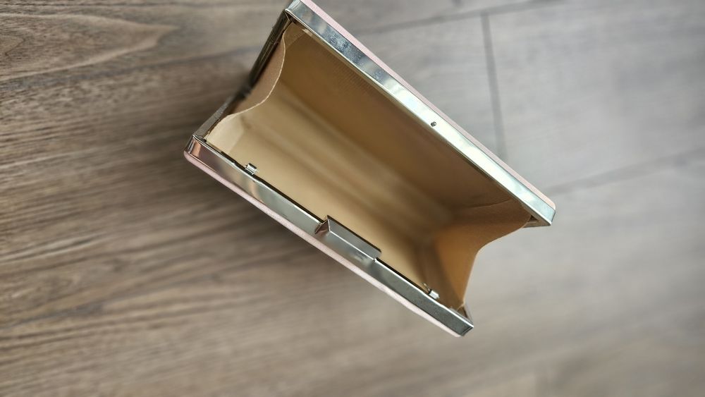 Елегантна дамска чанта