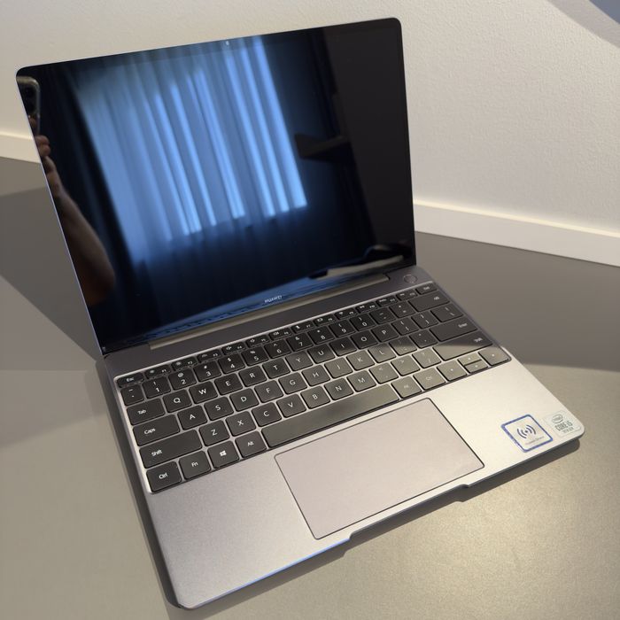 Laptop Huawei MateBook 13 – Intel Core i5, 8 GB RAM