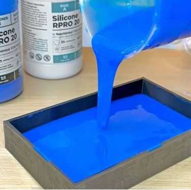 Нетоксичен течен силикон за леене със средна твърдост R PRO 20