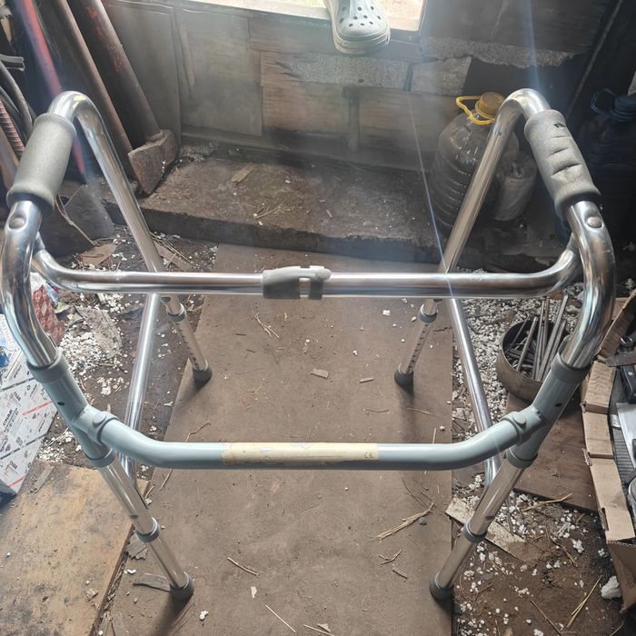 Продам ходунки для взрослых