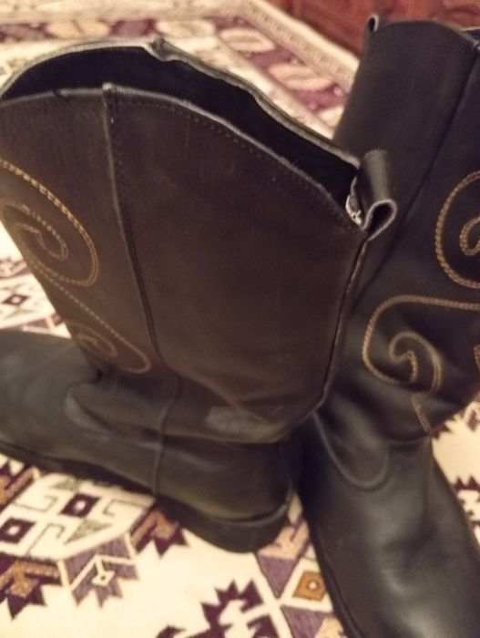 Кыстык етик  сатылады