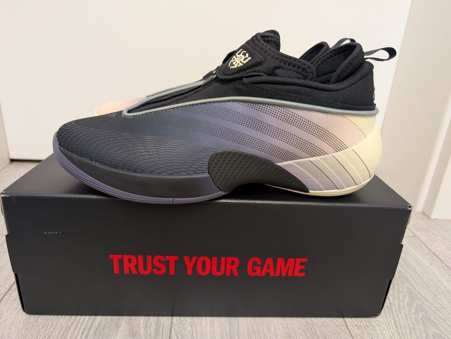 Adidas DON Issue 7 - marime 46 2/3