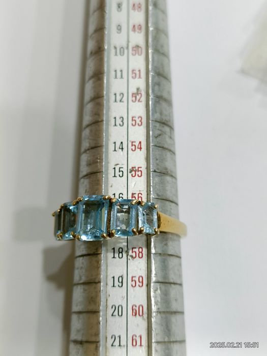 Vind inel din aur 10kt cu Topaz 2ct